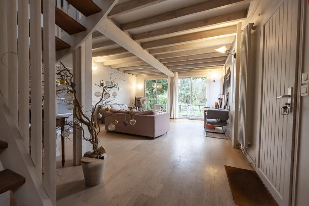 Salon extension bois - Photo immobili&egrave;re Rennes