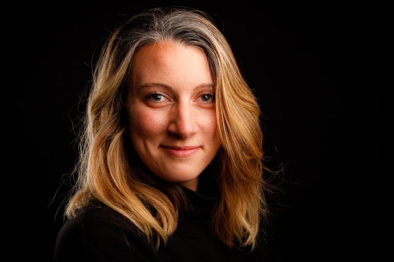 Portrait corporate studio - Photographe Rennes