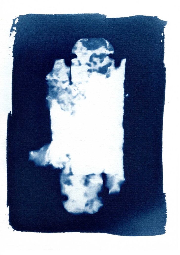 Cyanotype sachet Smarties détrempé - Série Métamorphoses sud gare Rennes