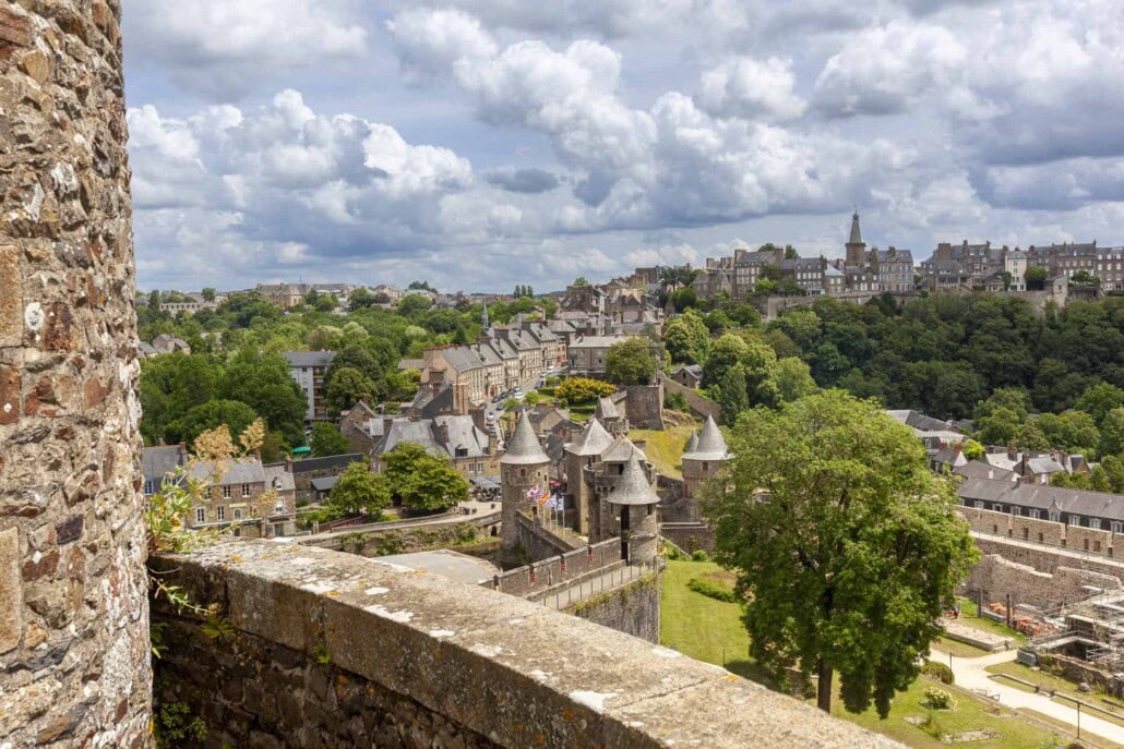 Panorama Foug&egrave;res remparts - Bretagne