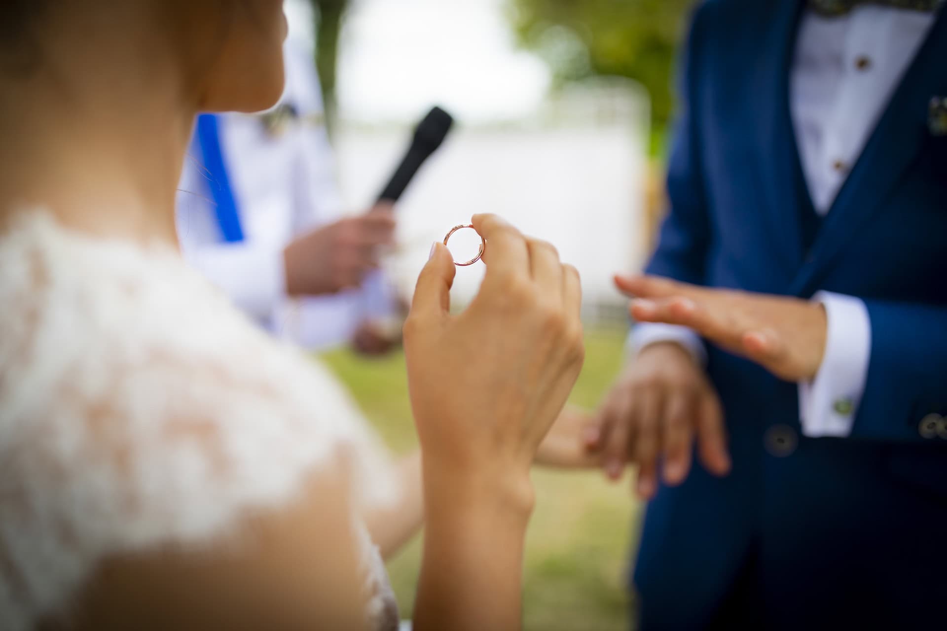 Photo mariage détail alliances retouche professionnelle photographe Rennes